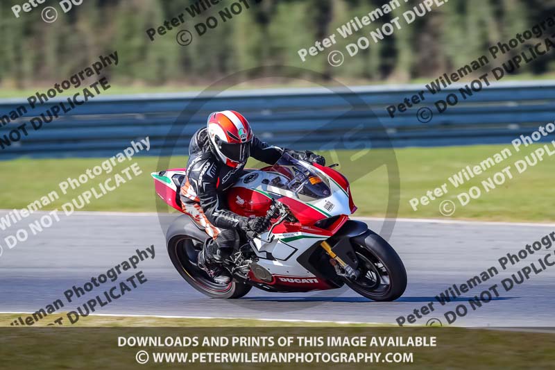 enduro digital images;event digital images;eventdigitalimages;no limits trackdays;peter wileman photography;racing digital images;snetterton;snetterton no limits trackday;snetterton photographs;snetterton trackday photographs;trackday digital images;trackday photos